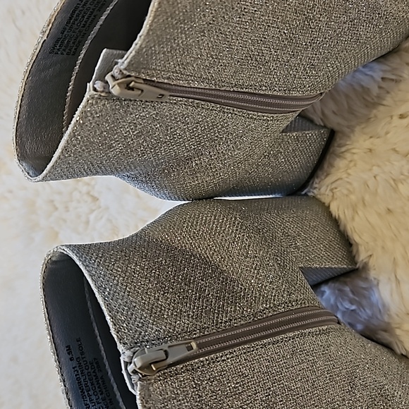 Madden Girl Glitter Fab Silver Sparkle Booties size 6.5, like new, without box - Picture 11 of 12
